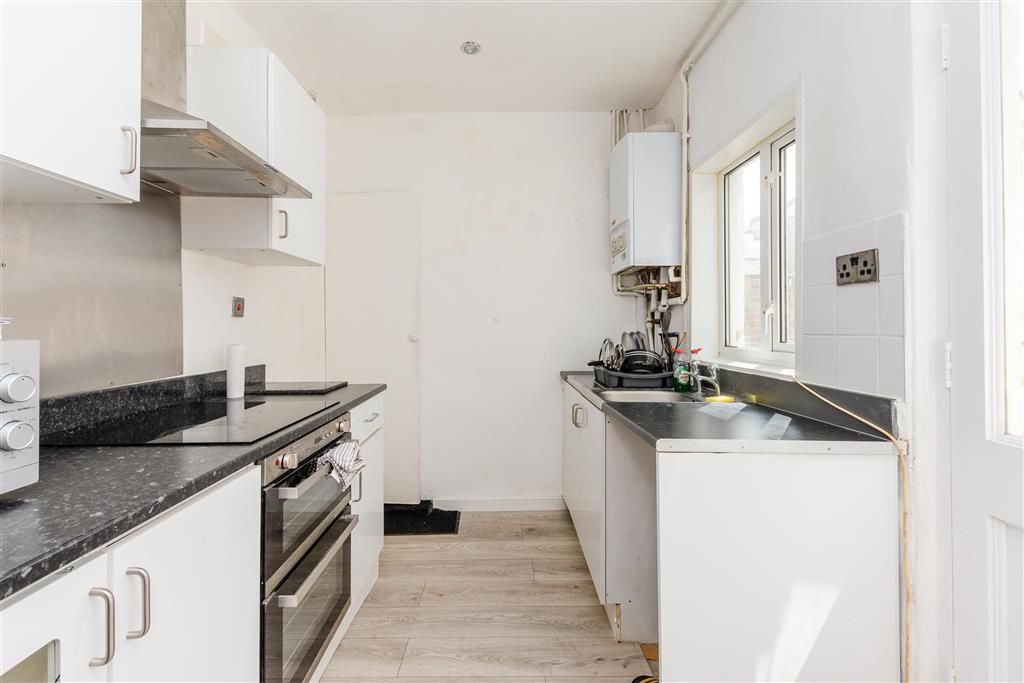 Property photo 2 of 14 Kitchen