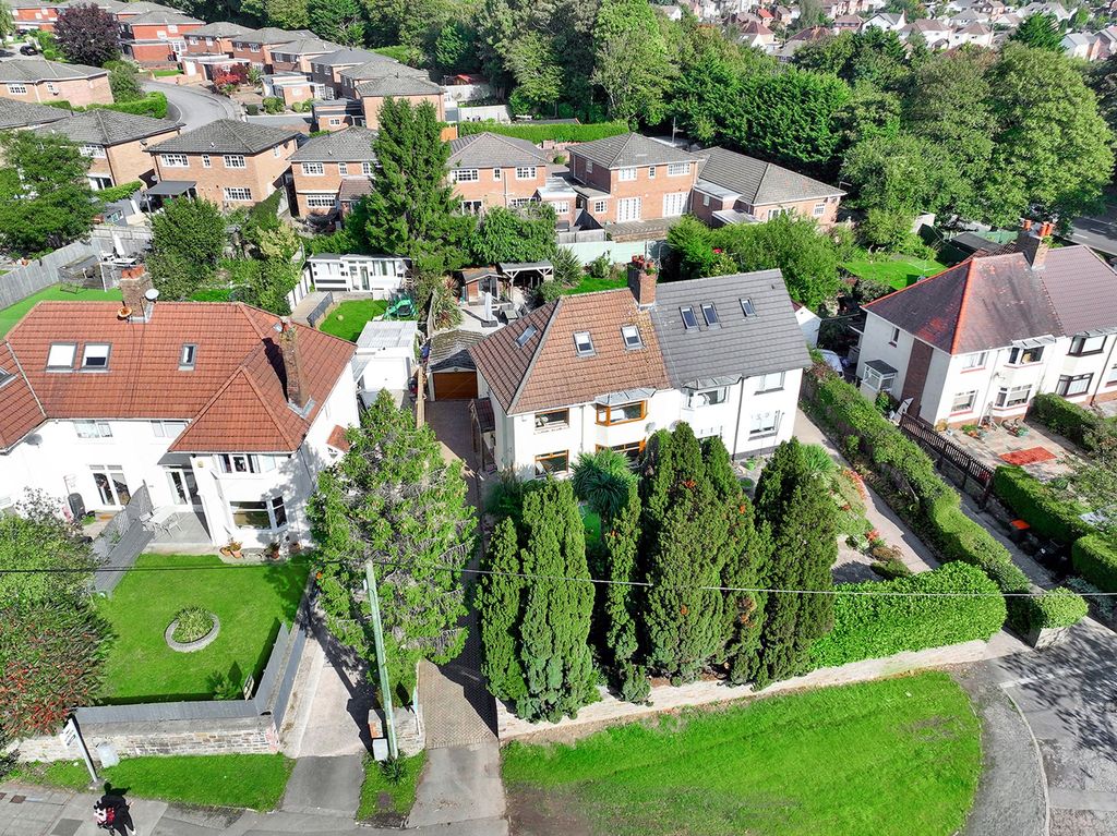 Property photo 2 of 39