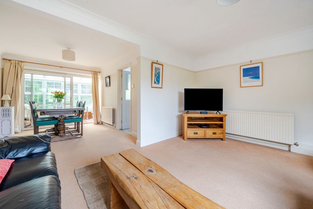 Property photo 3 of 17 Picture No. 27