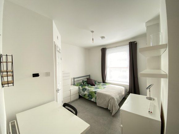 Property photo 1 of 19 Bedroom