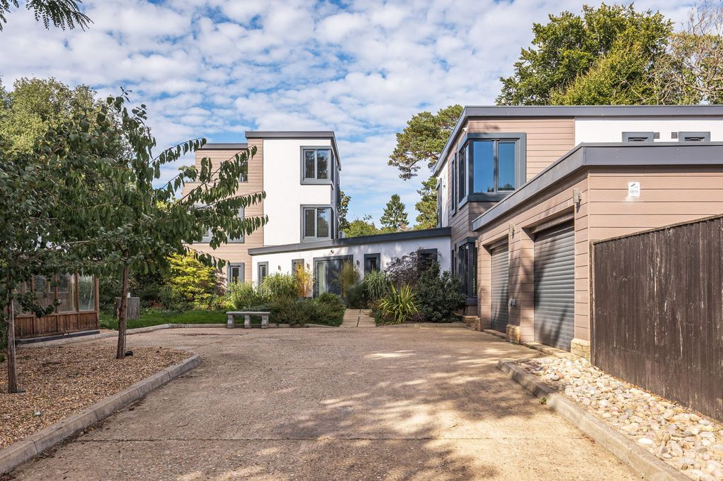Property photo 1 of 18