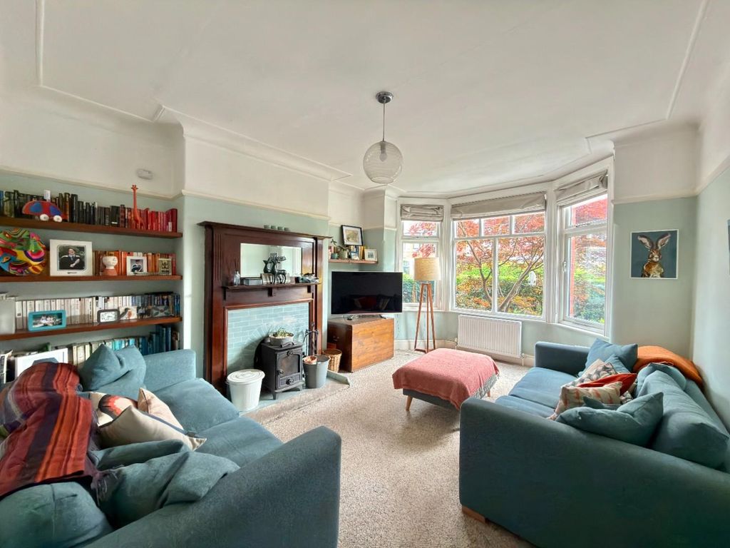 Property photo 2 of 42