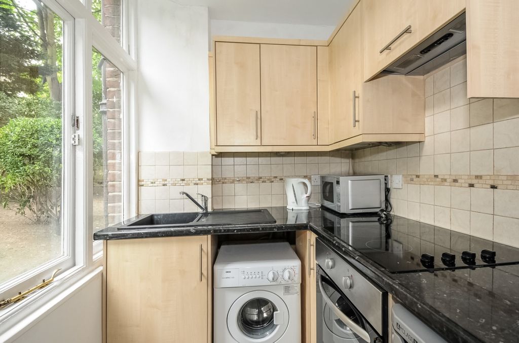 Property photo 3 of 5 Kitchen