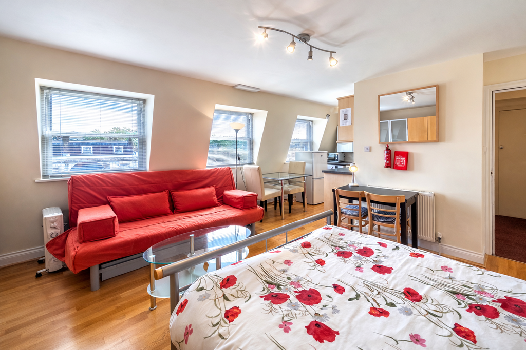 Property photo 1 of 12