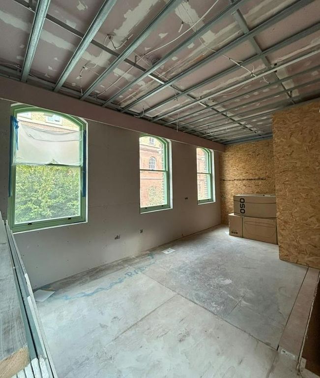 Property photo 3 of 6 2nd Floor