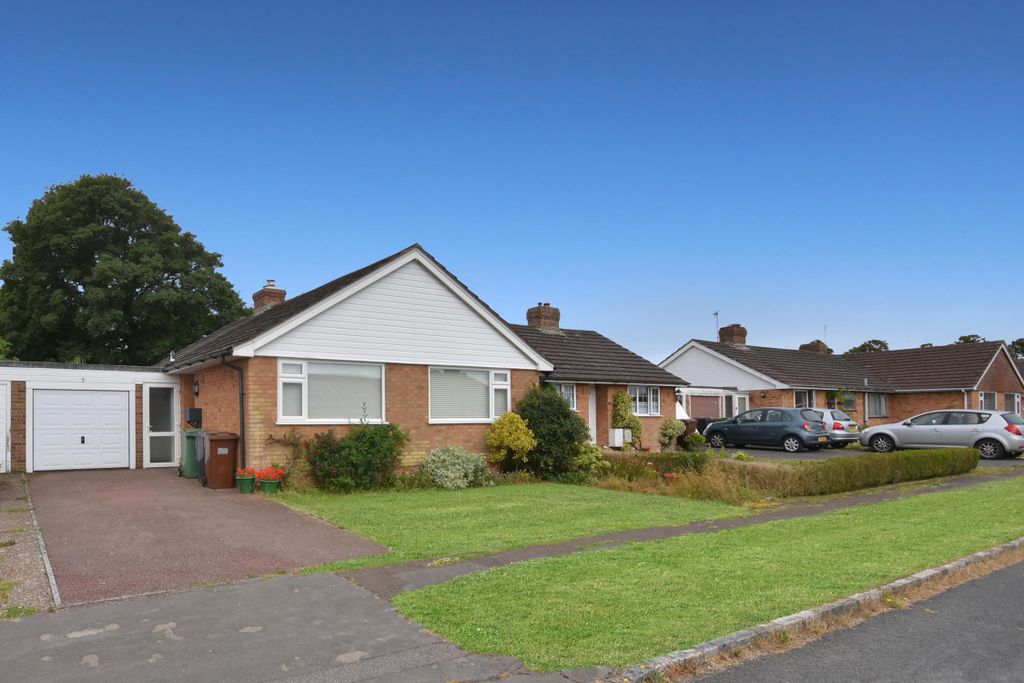 Property photo 2 of 12 3Pondclose2