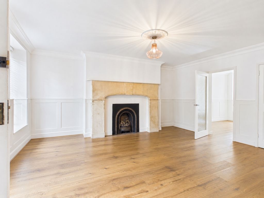 Property photo 2 of 10 Empty Room With Preserved Architectural Details