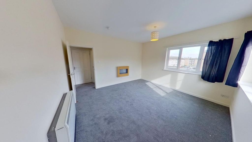 Property photo 3 of 10 Photo 3