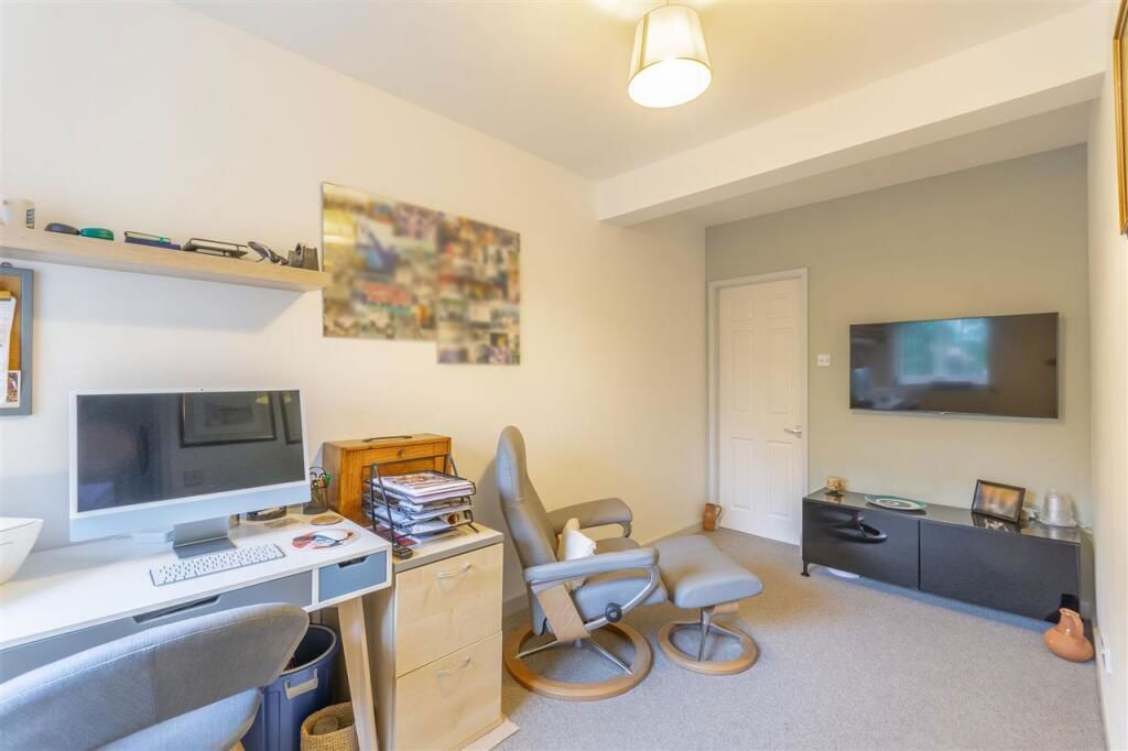 Property photo 2 of 31