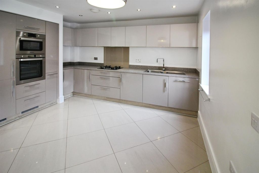 Property photo 2 of 21 Open-Plan Kitchen Area