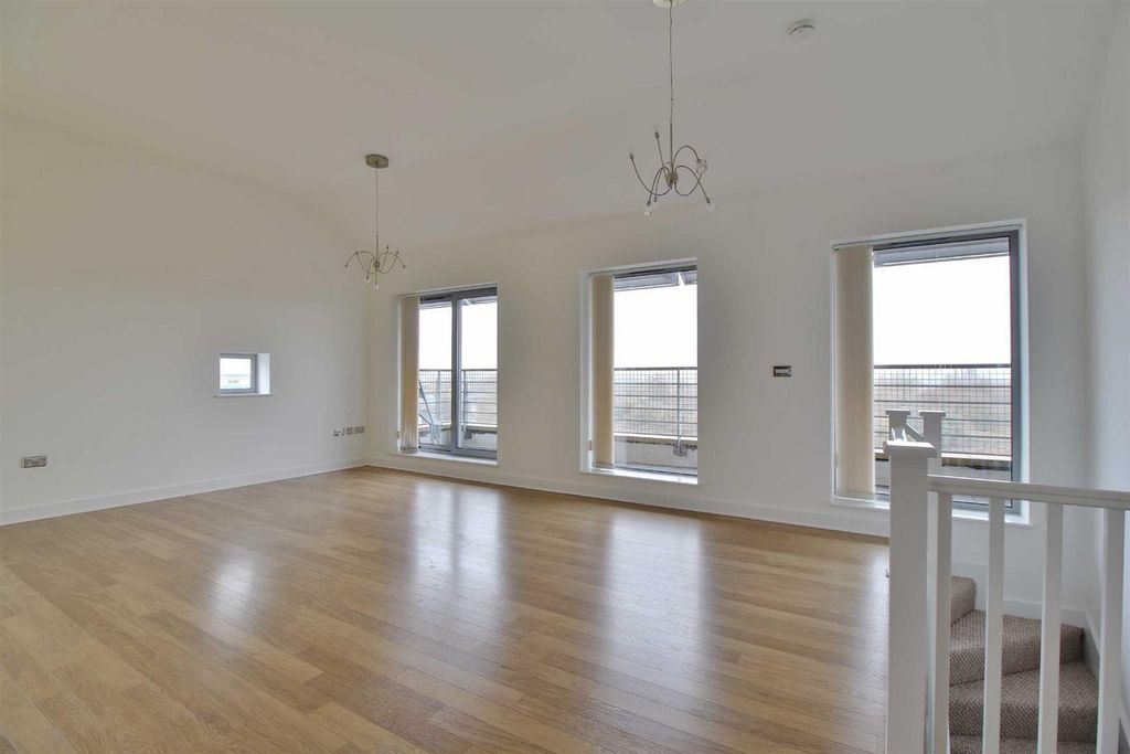 Property photo 3 of 10 Open Plan Living