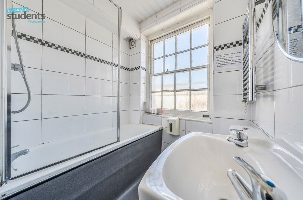 Property photo 3 of 11 Picture No. 14