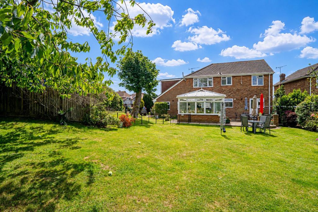 Property photo 2 of 49 Eb8Fc371-83d6-4365-A03A-9825Aa7Aeb24.Png