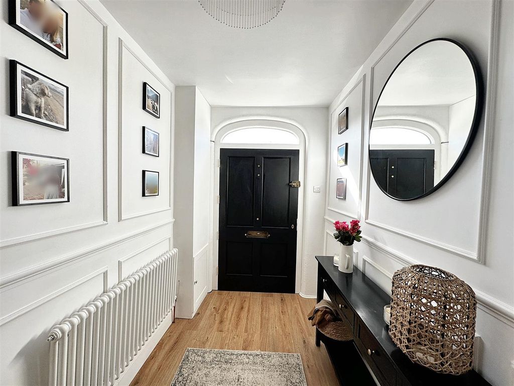 Property photo 3 of 22 Img_1526_Blurred.Jpg