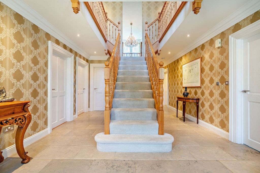 Property photo 3 of 44 Feature Staircase