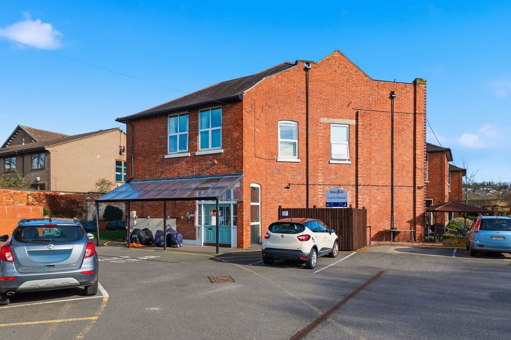 Property photo 2 of 13