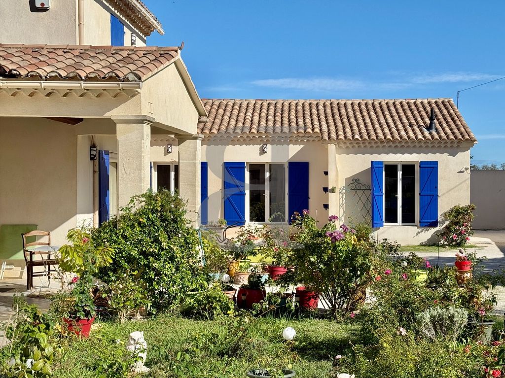 Property photo 1 of 17 Main Exterior View