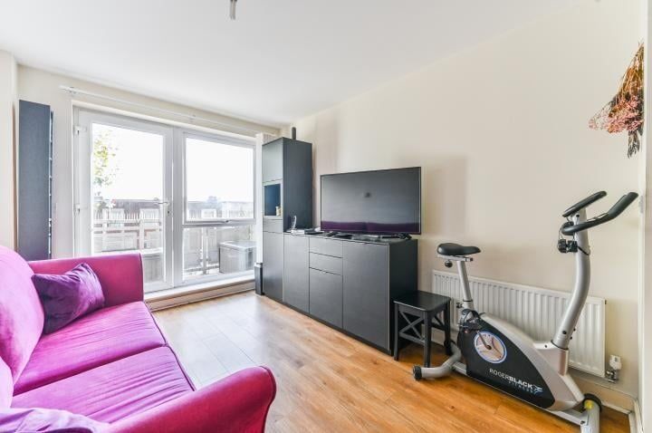 Property photo 3 of 11