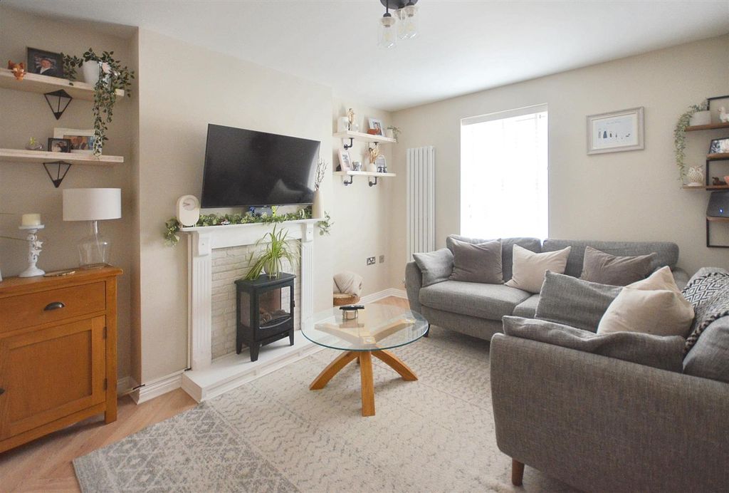 Property photo 2 of 11 Sitting Room