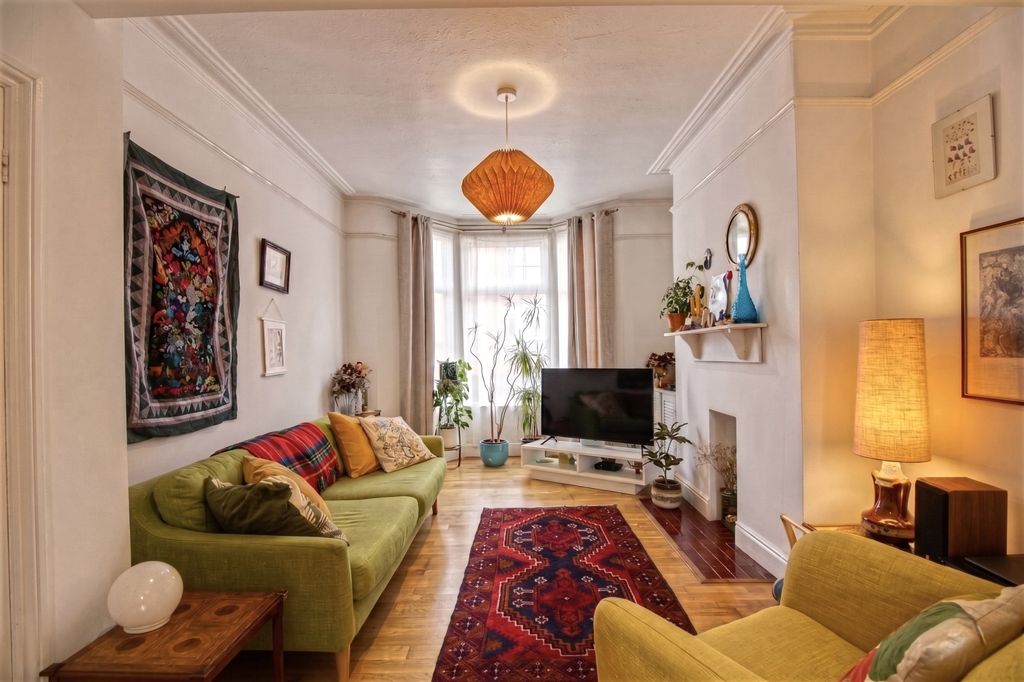 Property photo 2 of 9