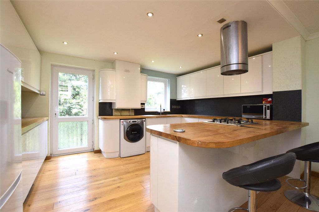 Property photo 1 of 19 Kitchen