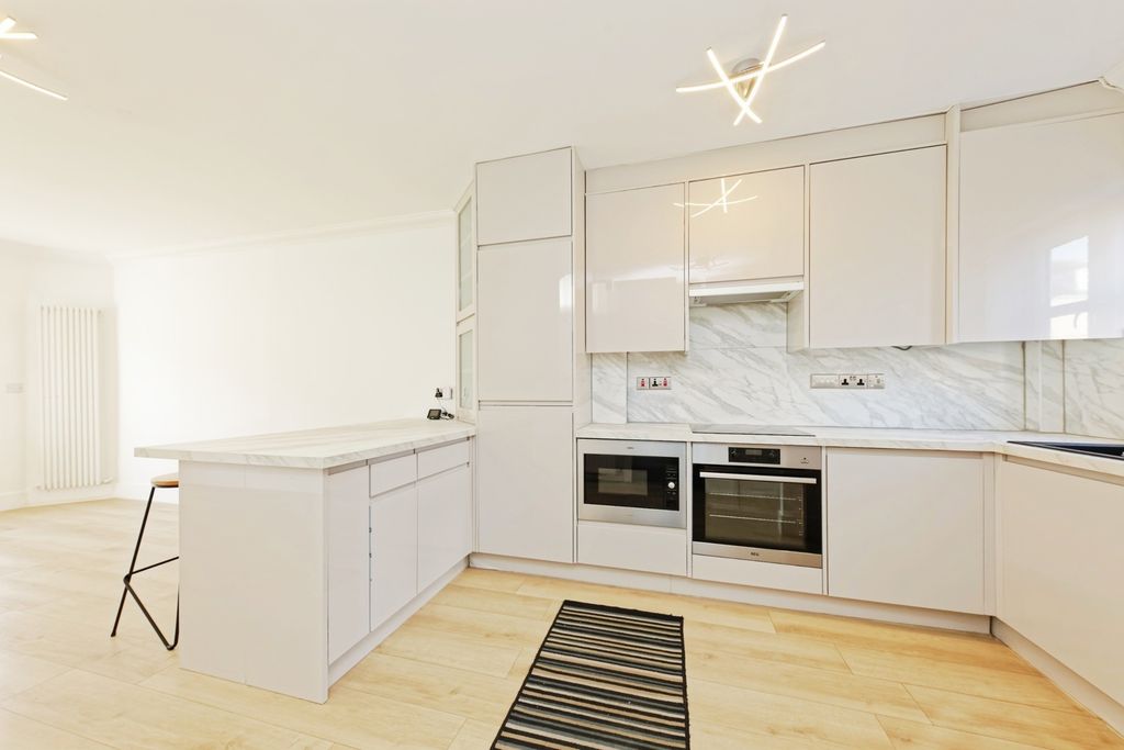 Property photo 3 of 17 Photo