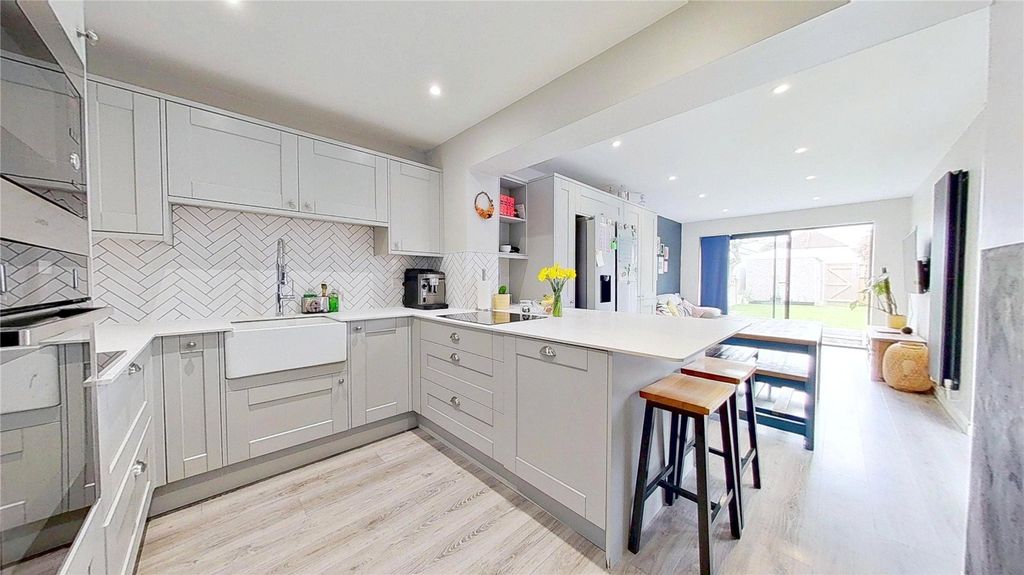 Property photo 2 of 17 Picture No. 13