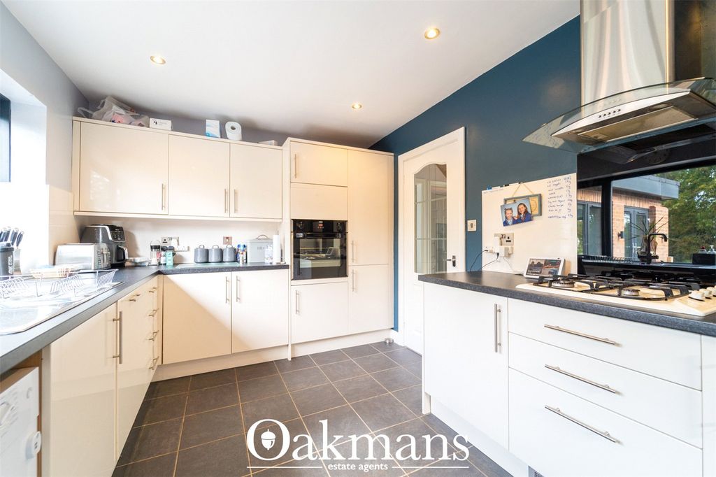 Property photo 2 of 39 Picture No. 15