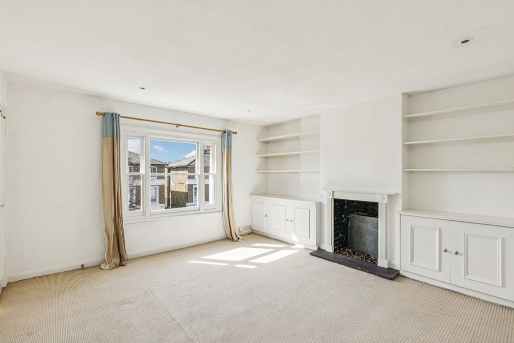 Property photo 2 of 9