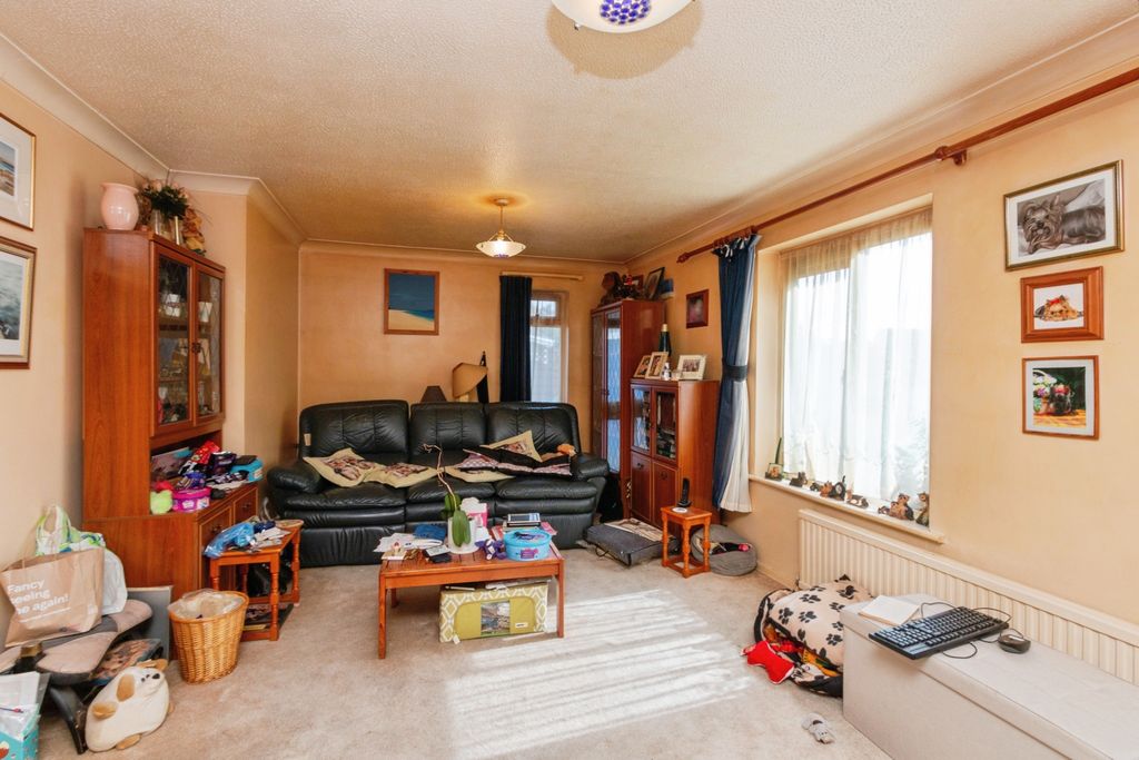 Property photo 3 of 20