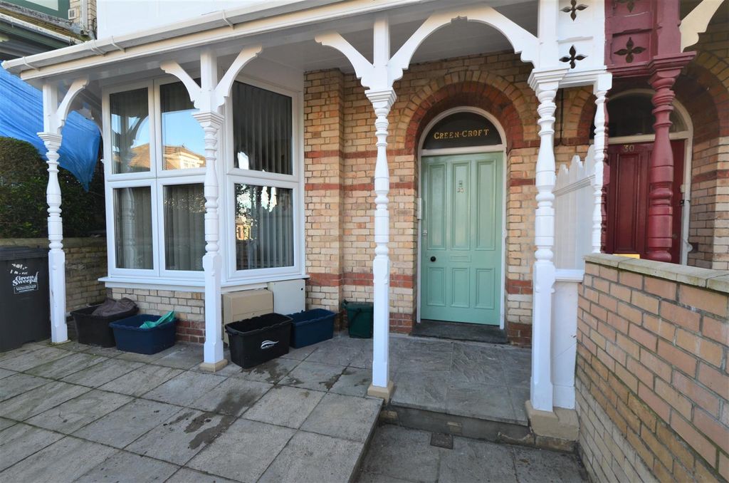 Property photo 1 of 5
