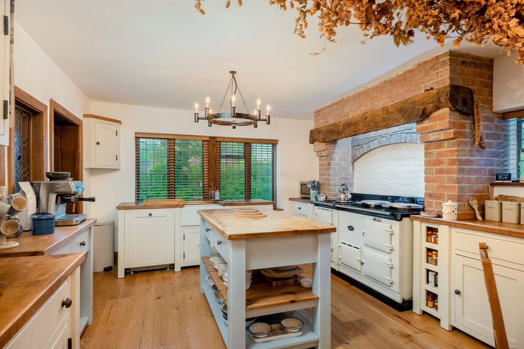Property photo 2 of 49