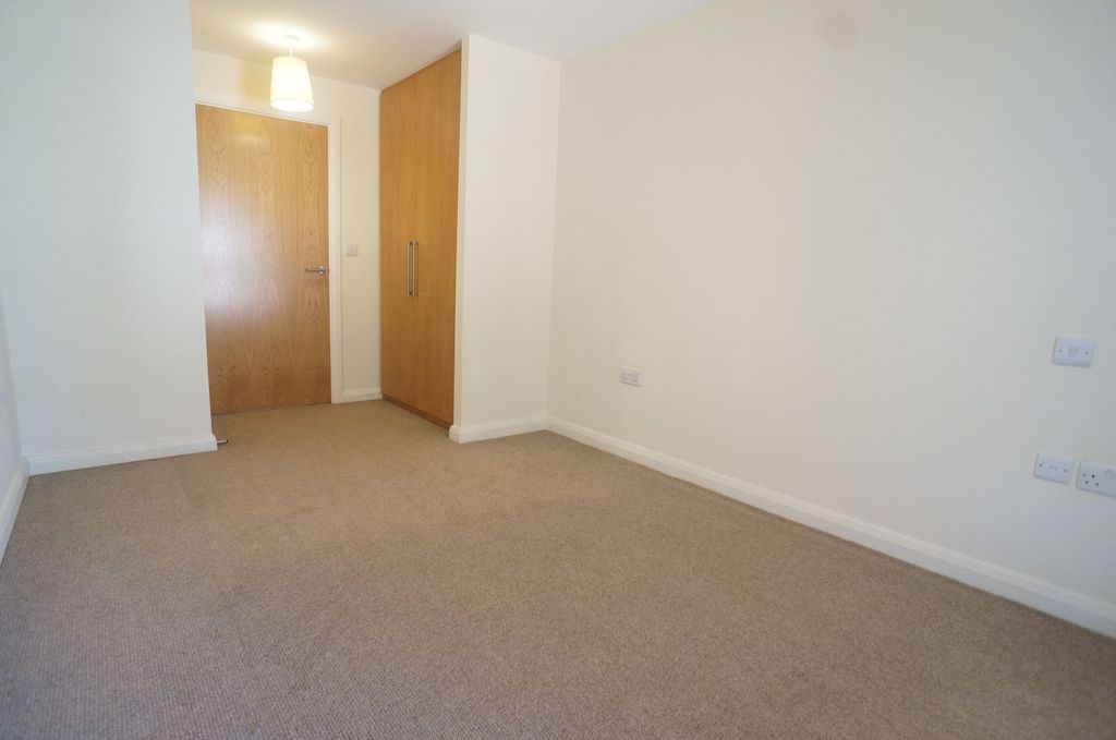 Property photo 2 of 8 Bedroom