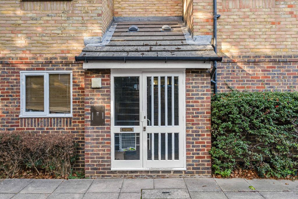 Property photo 2 of 29