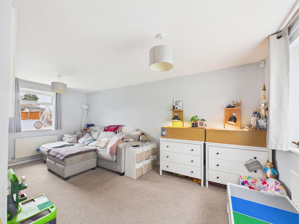 Property photo 3 of 13 Cam02536G0-Pr0073-Still013