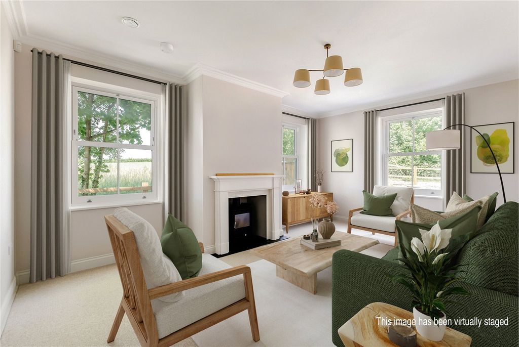 Property photo 3 of 18 Dunwood House