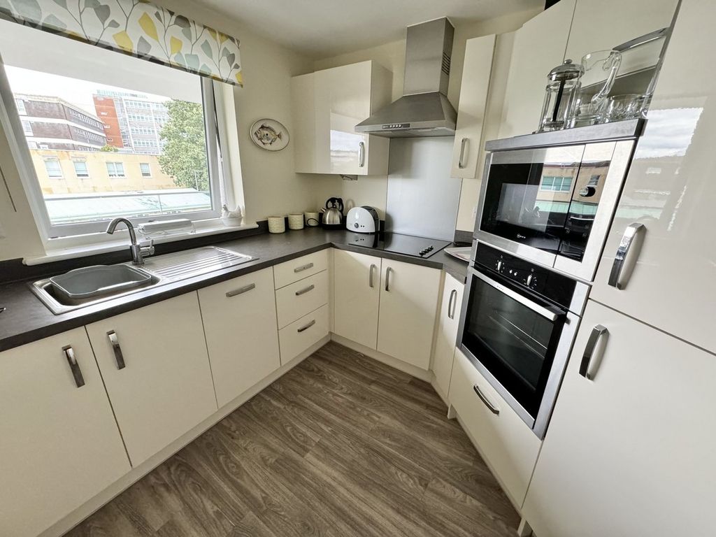 Property photo 3 of 30