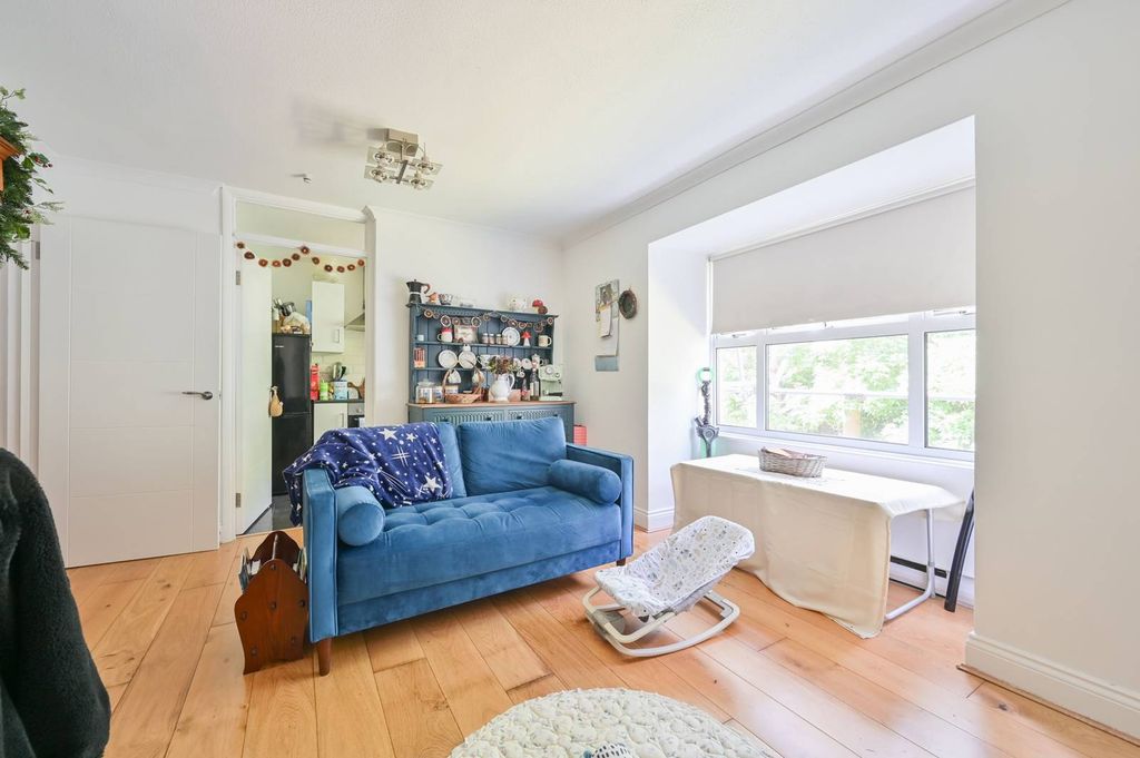 Property photo 2 of 7