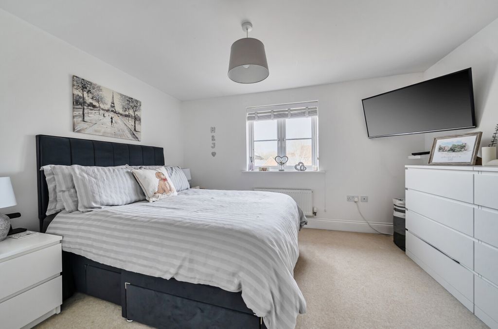 Property photo 3 of 9 1411255-14-699467...