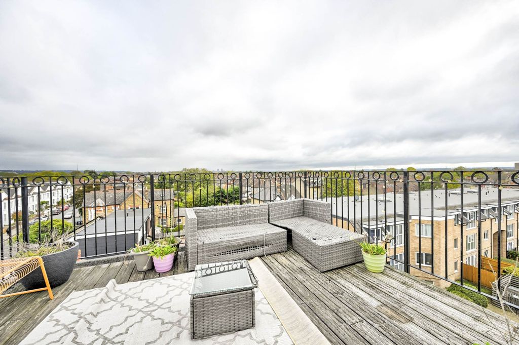 Property photo 1 of 46