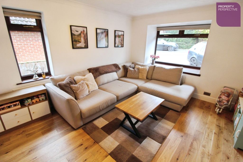 Property photo 2 of 10 Lounge