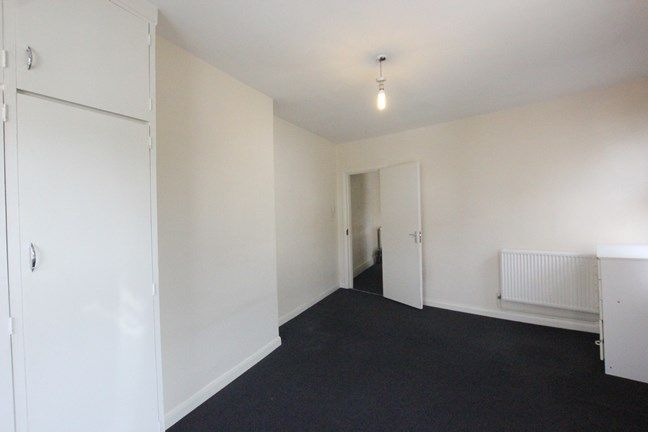 Property photo 2 of 8 27B Crouch Hill Bedr