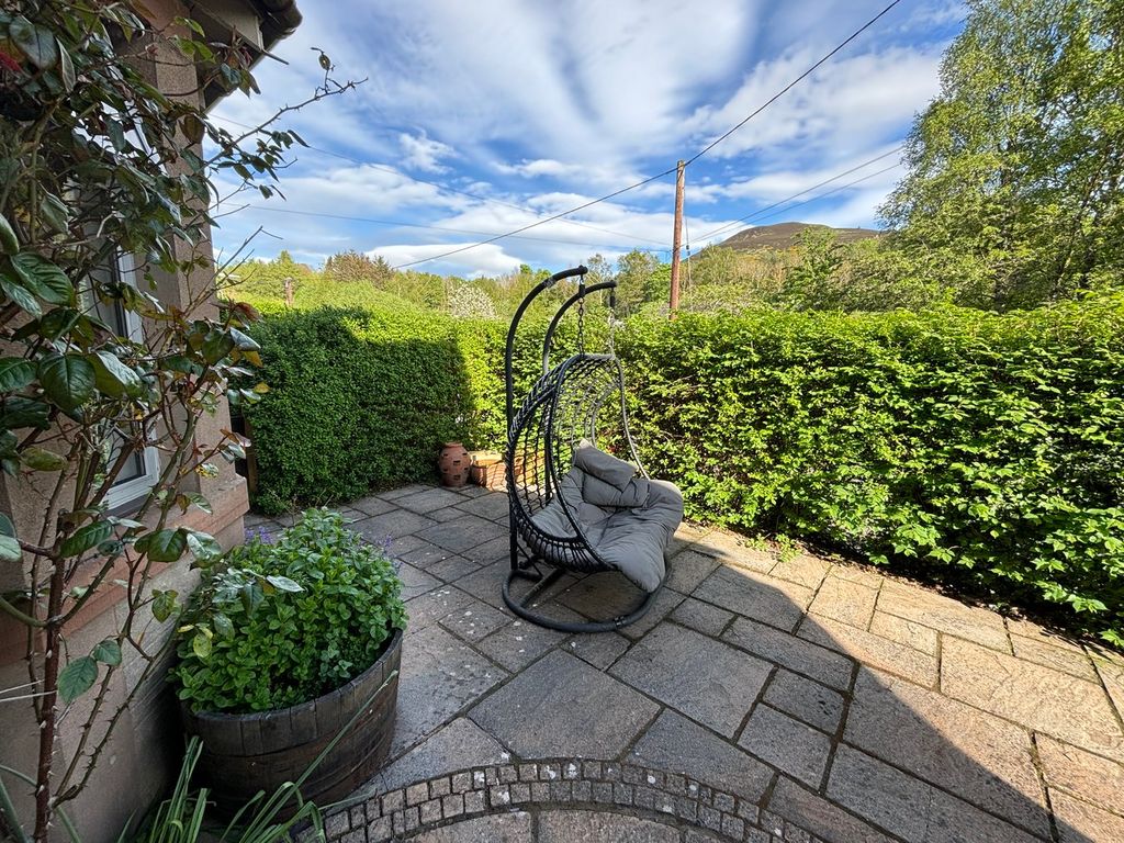 Property photo 3 of 35