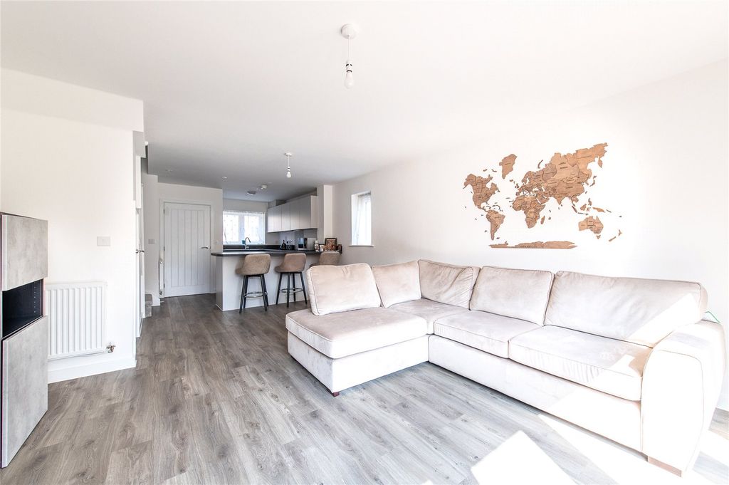 Property photo 2 of 17 Picture No. 03