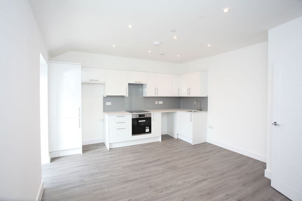 Property photo 2 of 13 Kitchen/ Dining/ Living Room