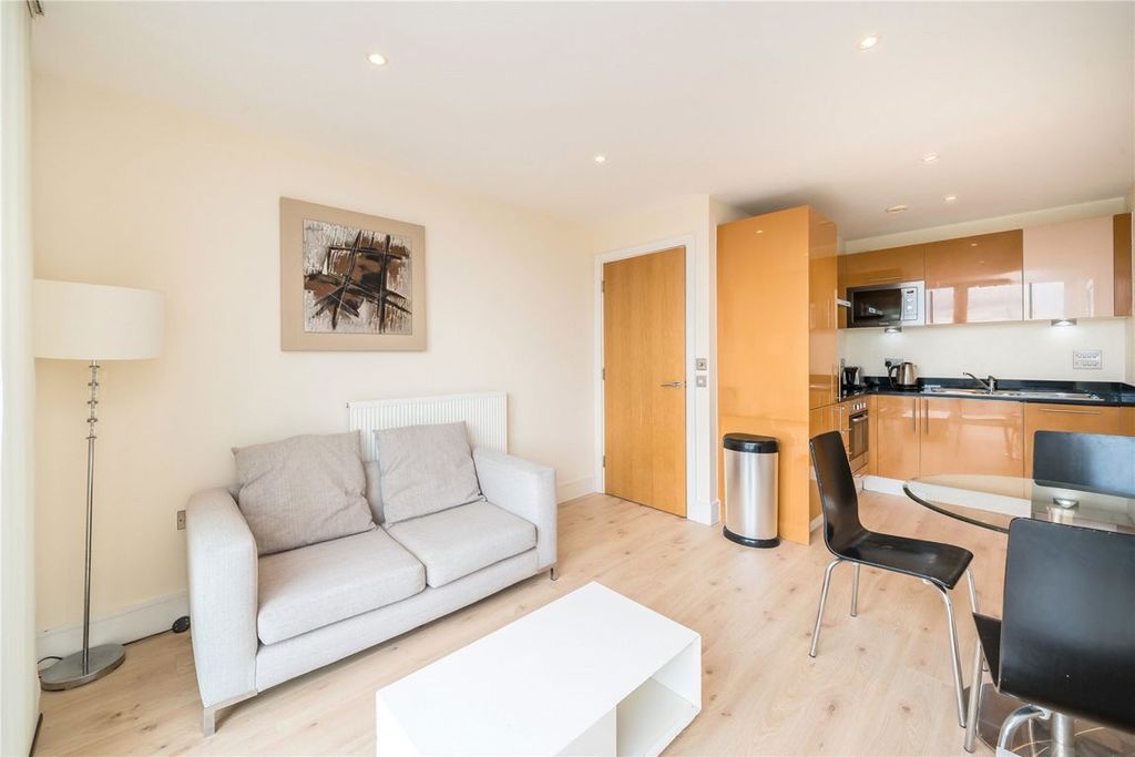 Property photo 2 of 11