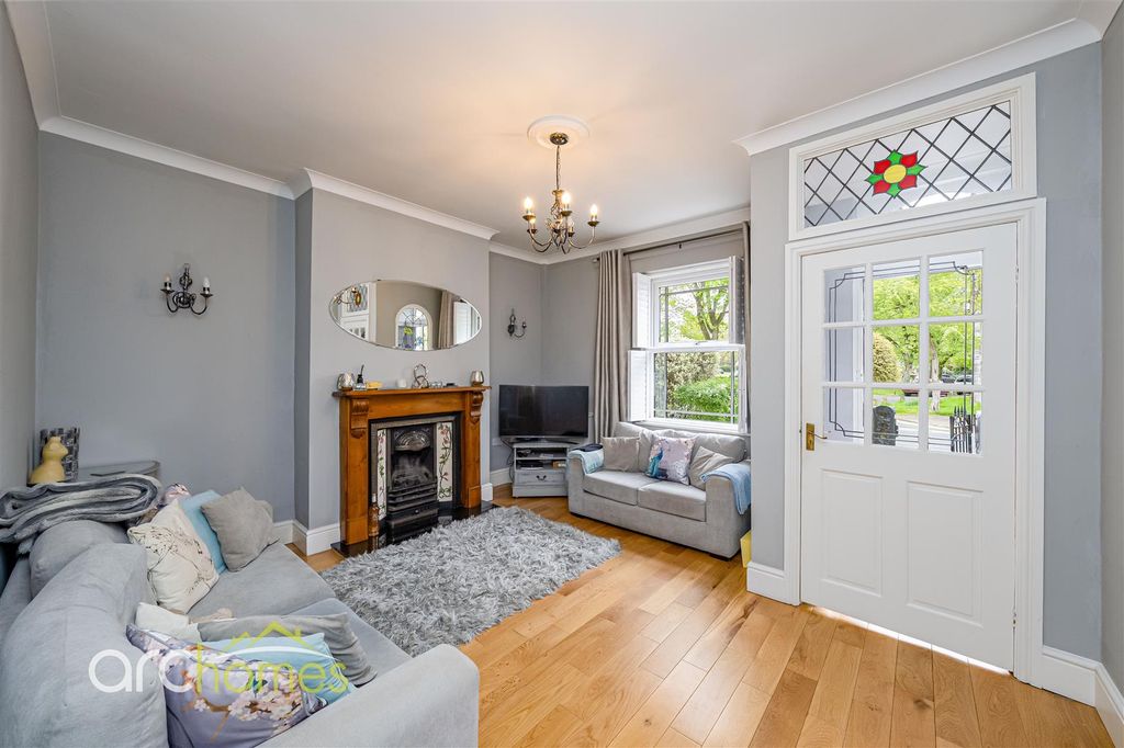 Property photo 2 of 32 Greenleach-12.Jpg