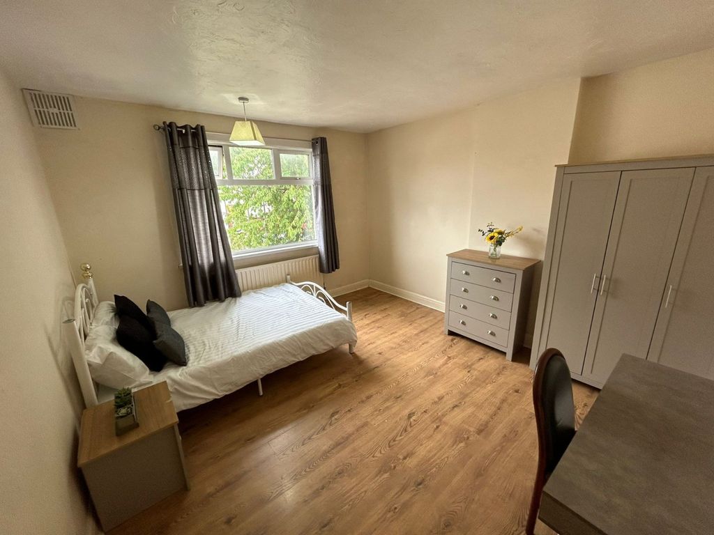 Property photo 3 of 7 Picture No. 06