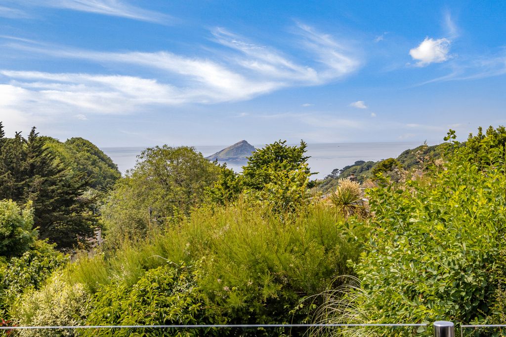 Property photo 2 of 19 A13 - 26 Beach View Crescent Mew Stone View Wembury - 230616