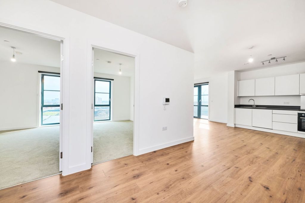 Property photo 3 of 15 Kfh_-_Transport_Hous